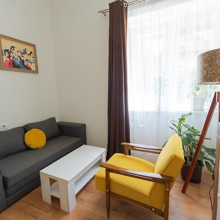 Sleep Hostel Ni Eksteriør billede