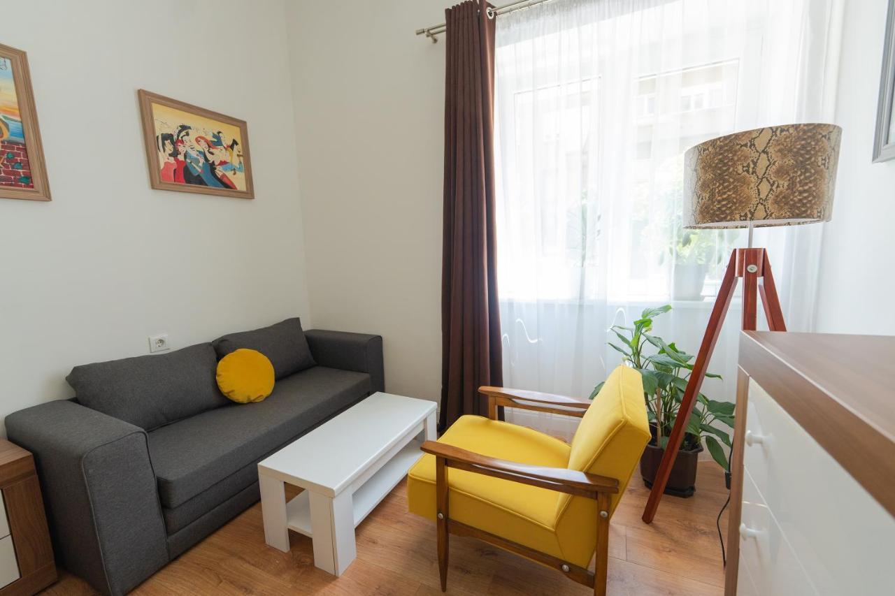 Sleep Hostel Ni Eksteriør billede