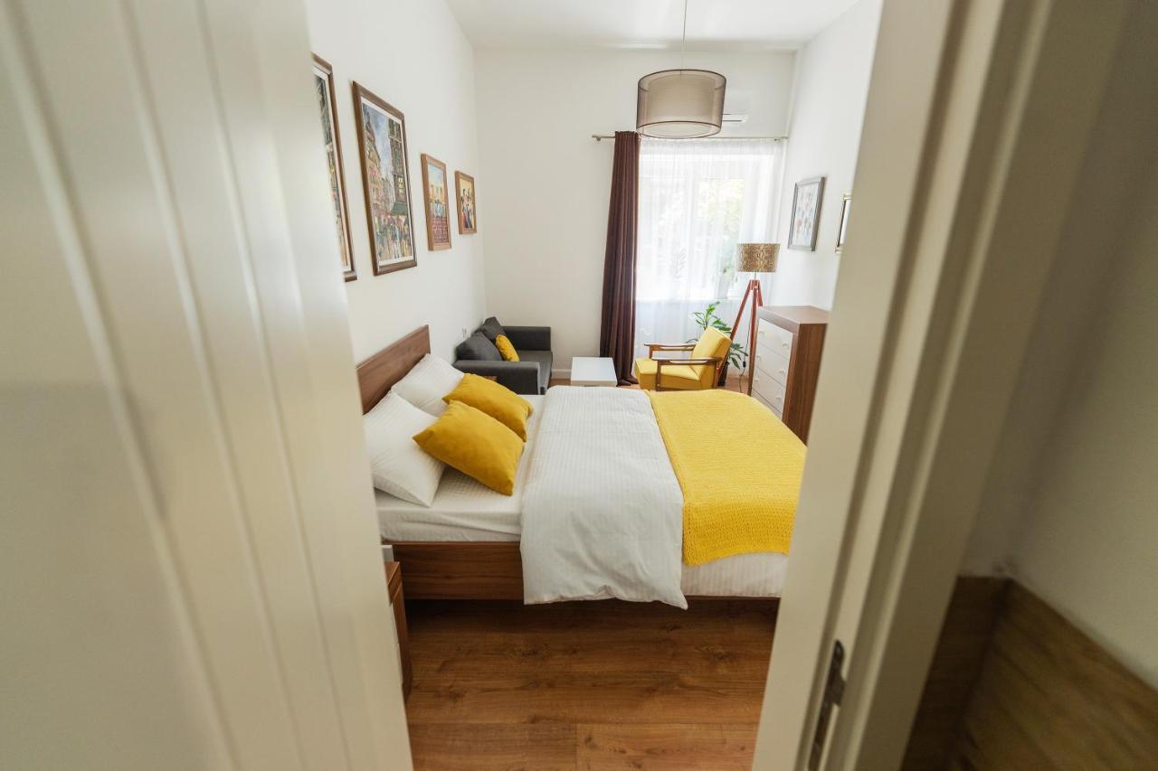 Sleep Hostel Ni Eksteriør billede